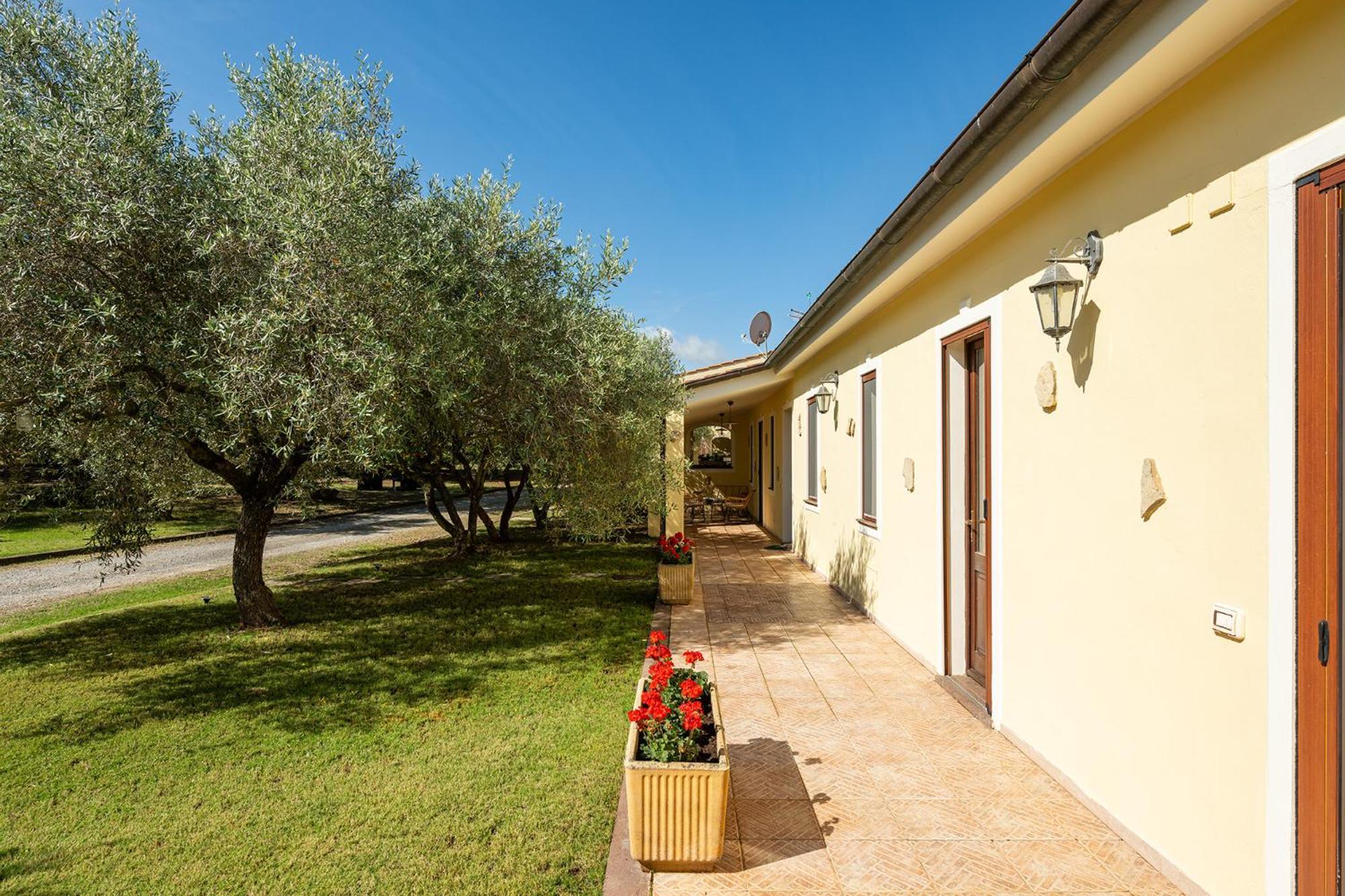 Villa Residenza Parco Degli Ulivi Villamassargia Exterior foto